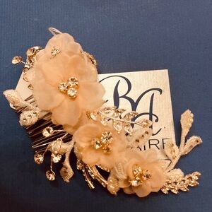Elegant silverplated Floral Hair Comb with  blush pink silk handmade flowers